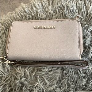 Michael KORS wristlet/ wallet